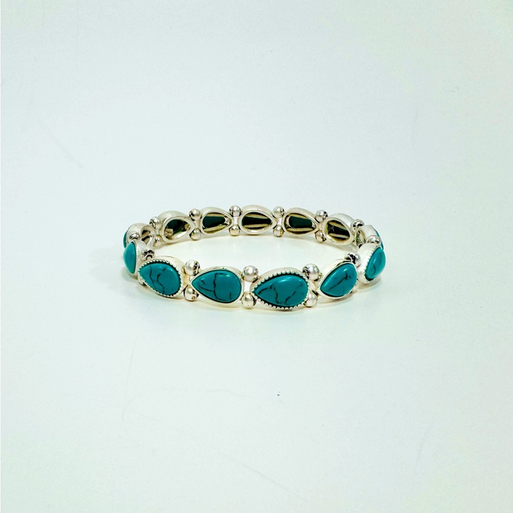 Preowned Silver & Turquoise Stretch Bracelet – Boho Western Style